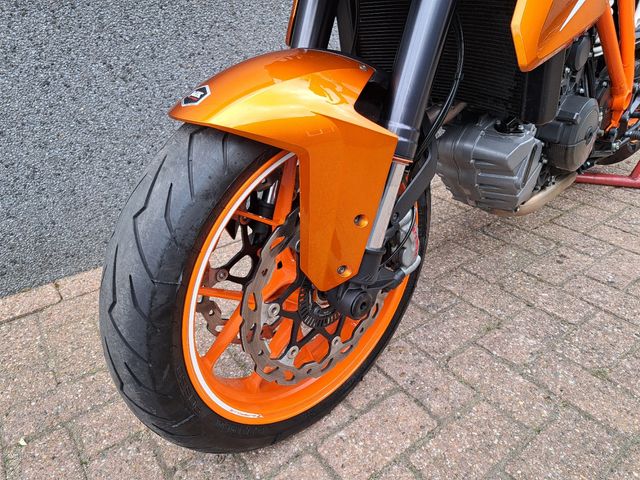 ktm - 1290-super-duke-r-se