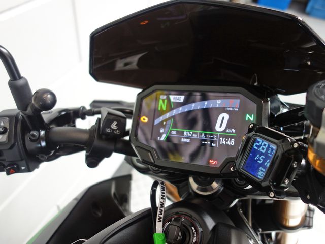 kawasaki - z900