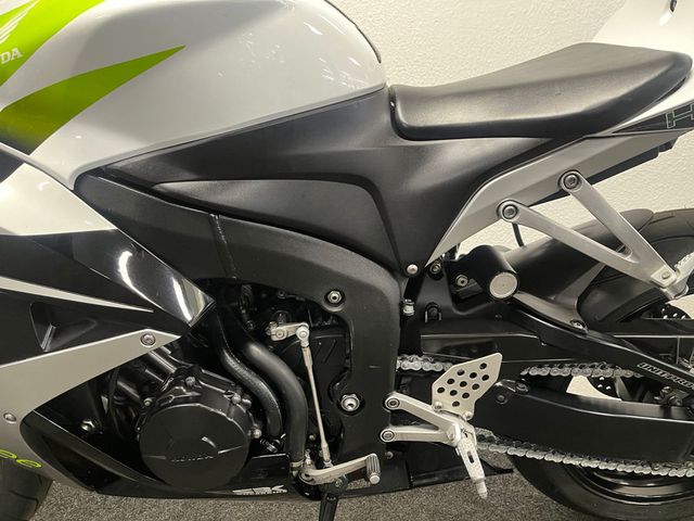 honda - cbr-600-rr