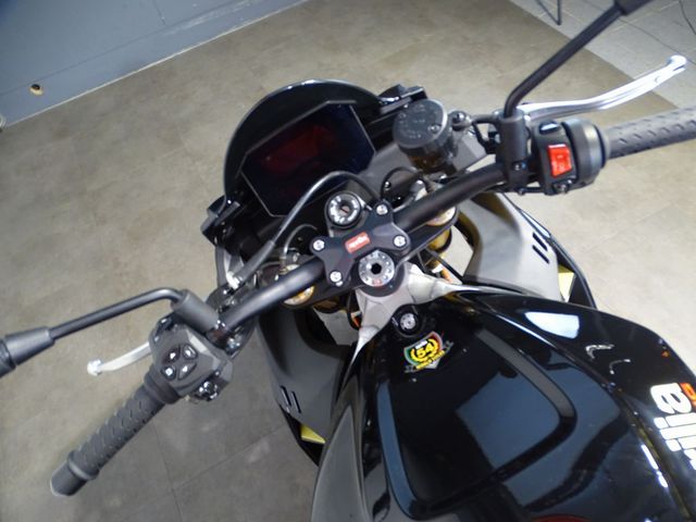 aprilia - tuono-v4