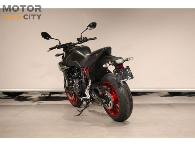 suzuki - gsx-8s