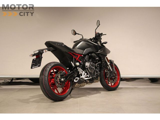 suzuki - gsx-8s