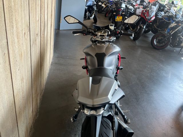 triumph - street-triple-r