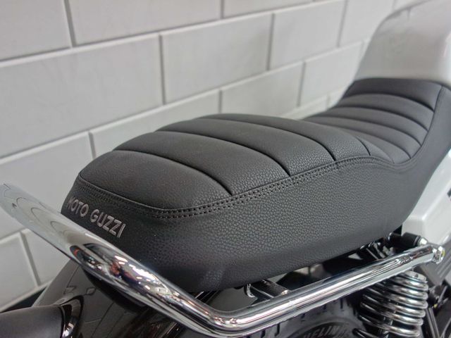 moto-guzzi - v-7-special