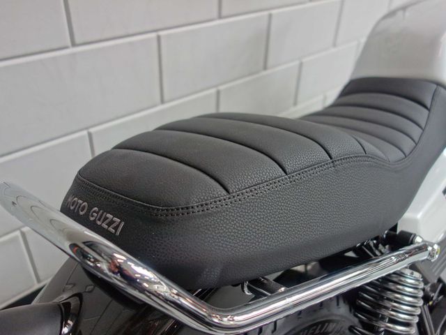 moto-guzzi - v-7-special