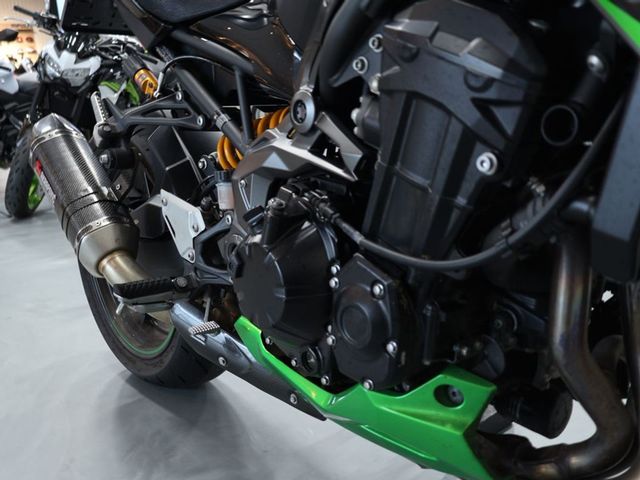 kawasaki - z900