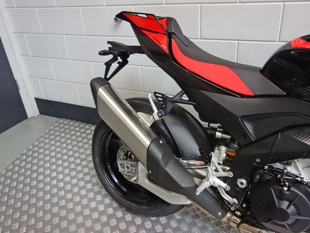 aprilia - tuono-v4-1100-factory