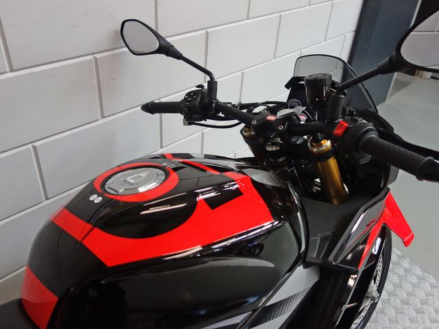 aprilia - tuono-v4-1100-factory