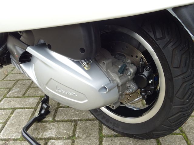 vespa - gts-super-300
