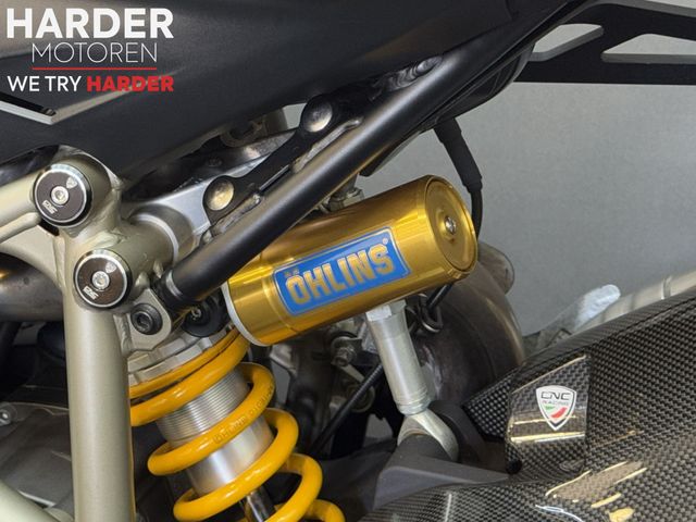 ducati - streetfighter--s-1098