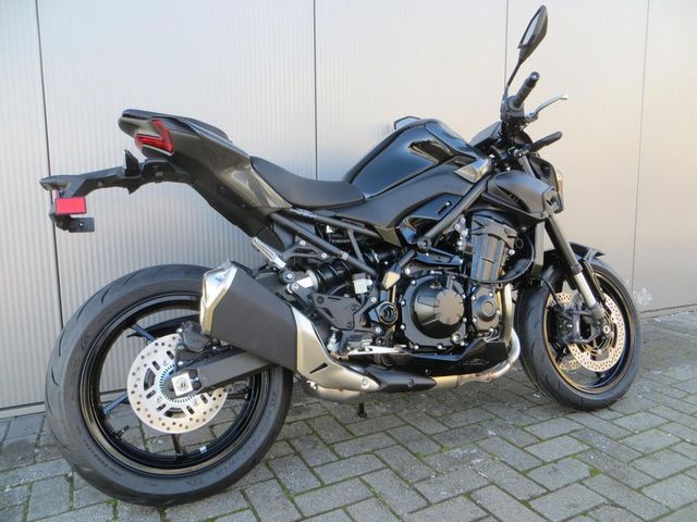 kawasaki - z900