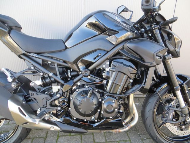 kawasaki - z900