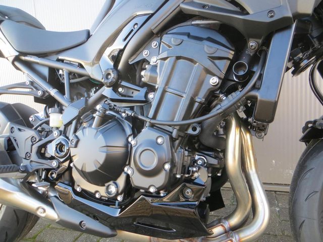 kawasaki - z900