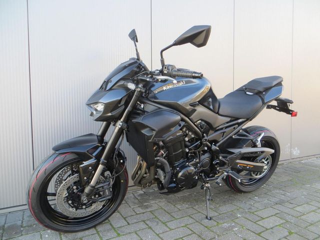 kawasaki - z900