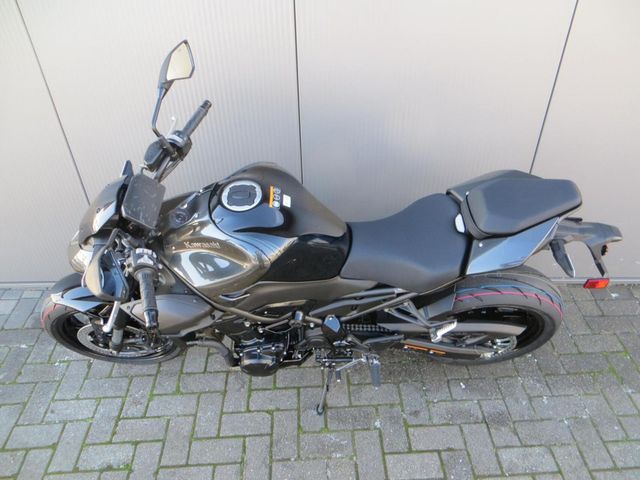 kawasaki - z900