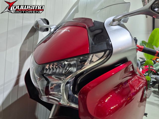 honda - vfr-1200-f-dct