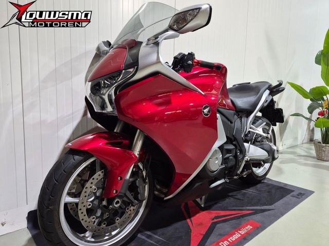 honda - vfr-1200-f-dct