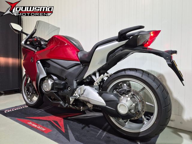 honda - vfr-1200-f-dct