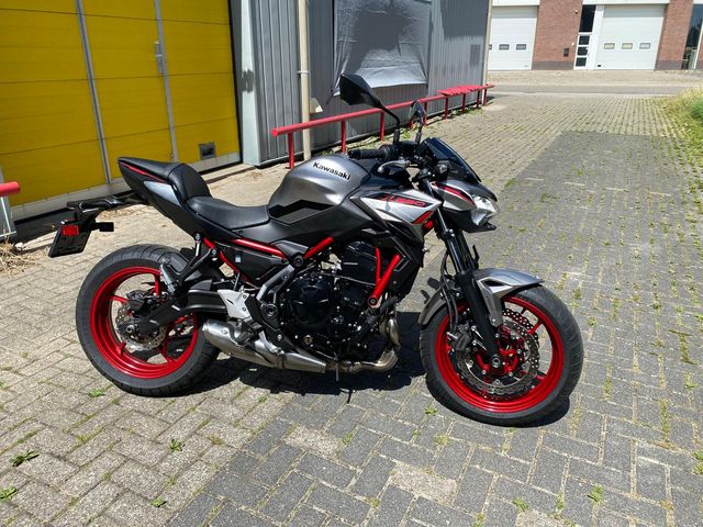 kawasaki - z650-abs
