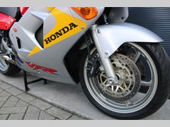 Honda VFR 800 FI 2000 occasion – foto 16 van 18