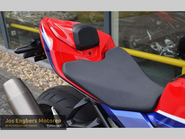 honda - cbr-1000-rr-r-fireblade