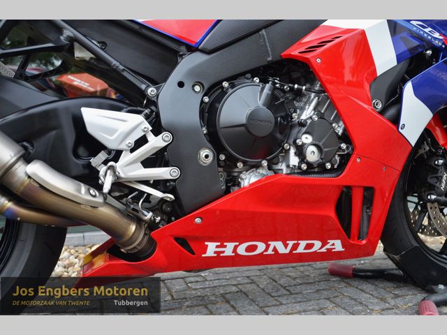 honda - cbr-1000-rr-r-fireblade