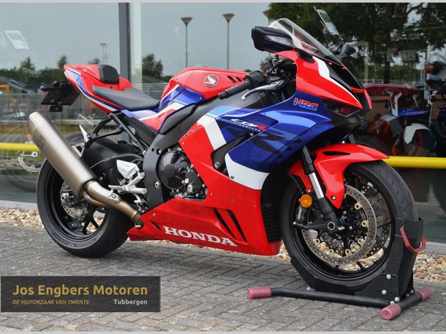 honda - cbr-1000-rr-r-fireblade