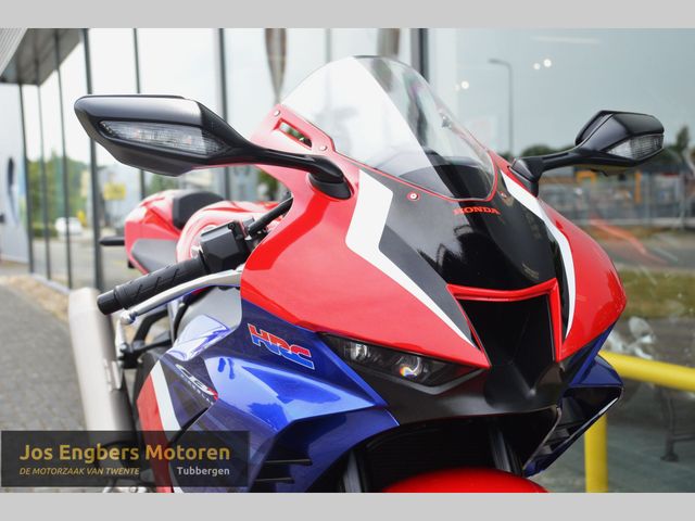 honda - cbr-1000-rr-r-fireblade