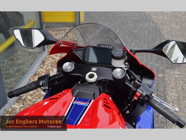 honda - cbr-1000-rr-r-fireblade