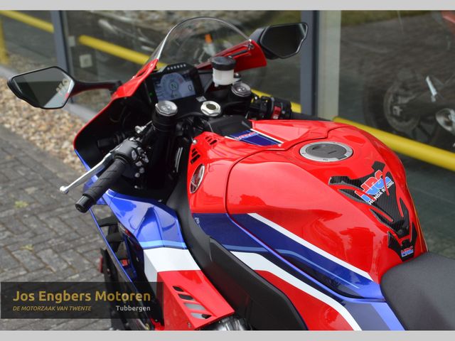 honda - cbr-1000-rr-r-fireblade