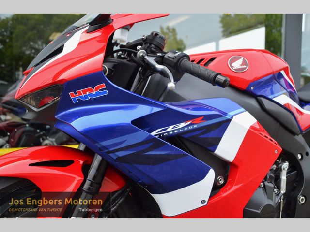 honda - cbr-1000-rr-r-fireblade
