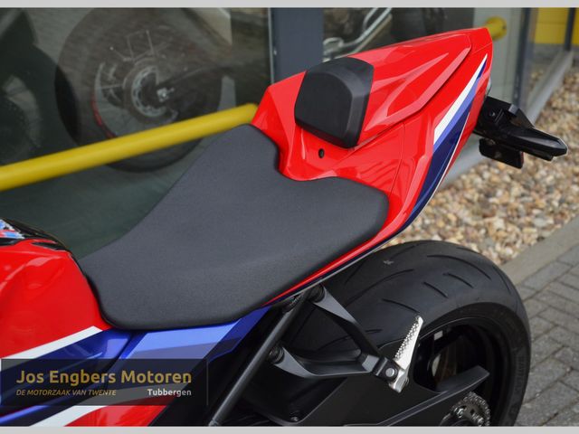 honda - cbr-1000-rr-r-fireblade
