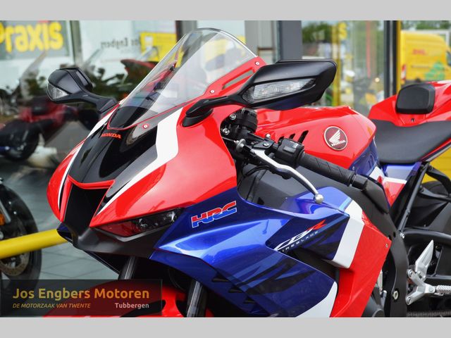 honda - cbr-1000-rr-r-fireblade