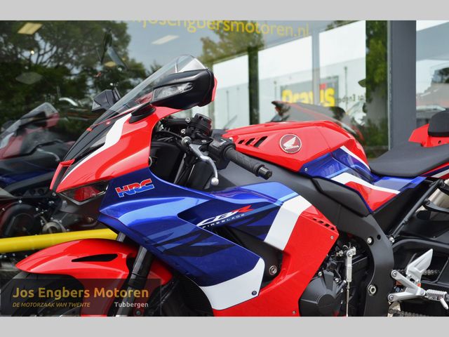 honda - cbr-1000-rr-r-fireblade
