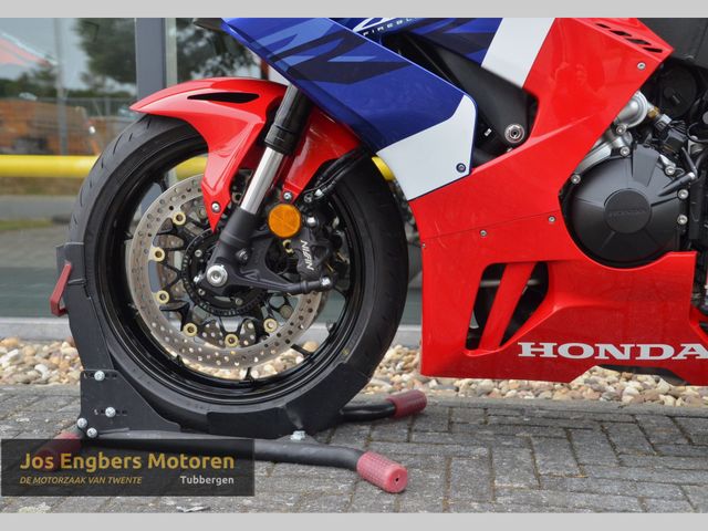 honda - cbr-1000-rr-r-fireblade