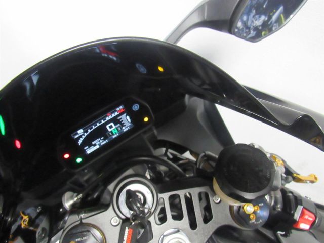yamaha - yzf-r1