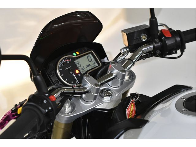 suzuki - gsr-750-a-street-extreme