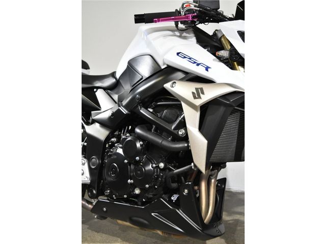 suzuki - gsr-750-a-street-extreme