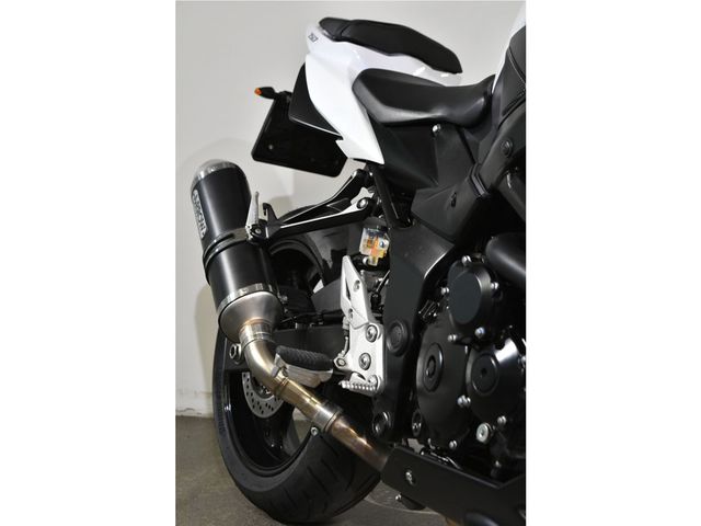 suzuki - gsr-750-a-street-extreme