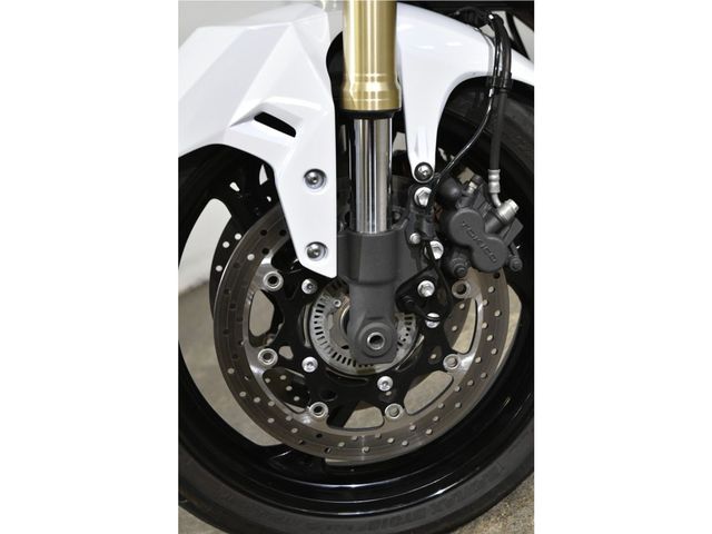 suzuki - gsr-750-a-street-extreme