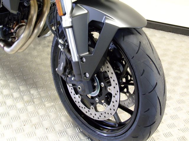 suzuki - gsx-8s