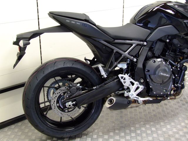 suzuki - gsx-8s