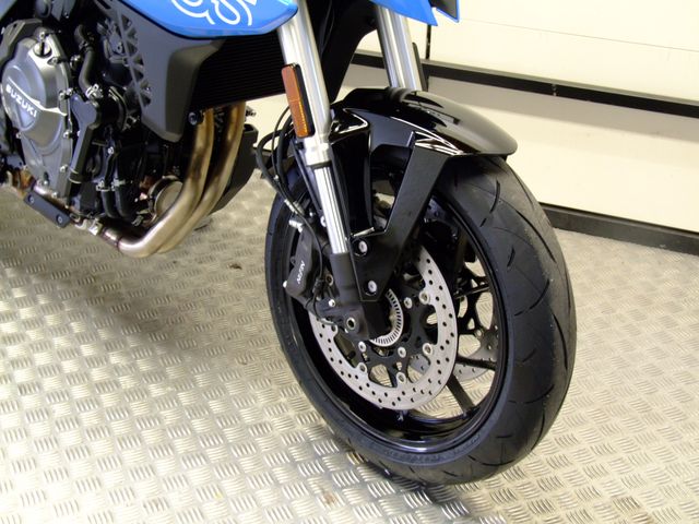 suzuki - gsx-8s