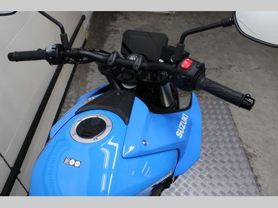SUZUKI GSX-8S – foto 4