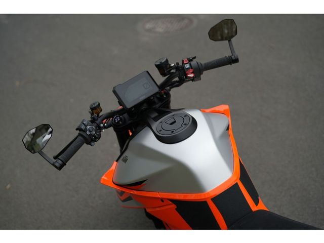 ktm - 1290-super-duke-r