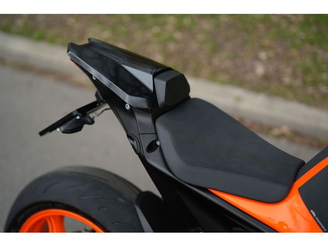 ktm - 1290-super-duke-r