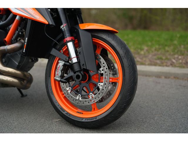 ktm - 1290-super-duke-r