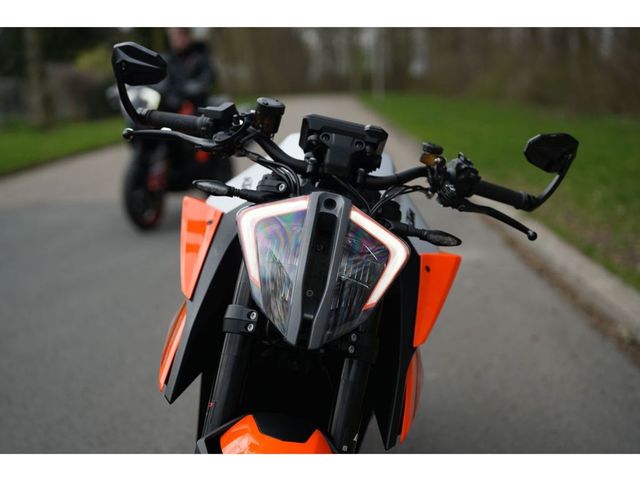 ktm - 1290-super-duke-r