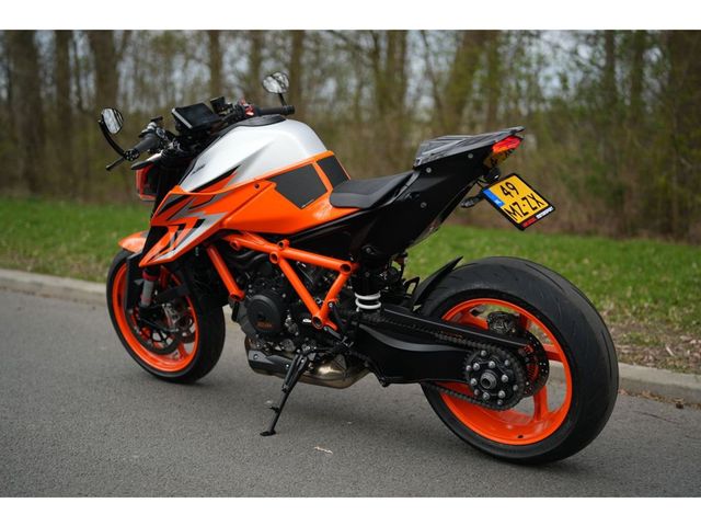 ktm - 1290-super-duke-r