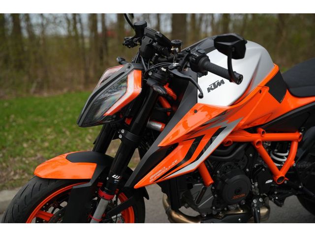 ktm - 1290-super-duke-r